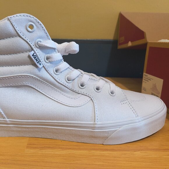 NEW IN BOX — Women’s VANS White Sneakers | Size 11 | Never Worn - Picture 1 of 6